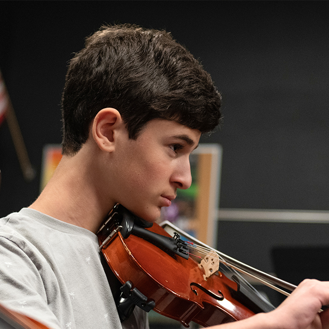 profile, violin, playing violin, playing music, male, male student, single student, instrument, white, white boy